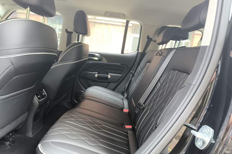 Used Tank 300 2024 2.0T Challenger Left Rear Seat