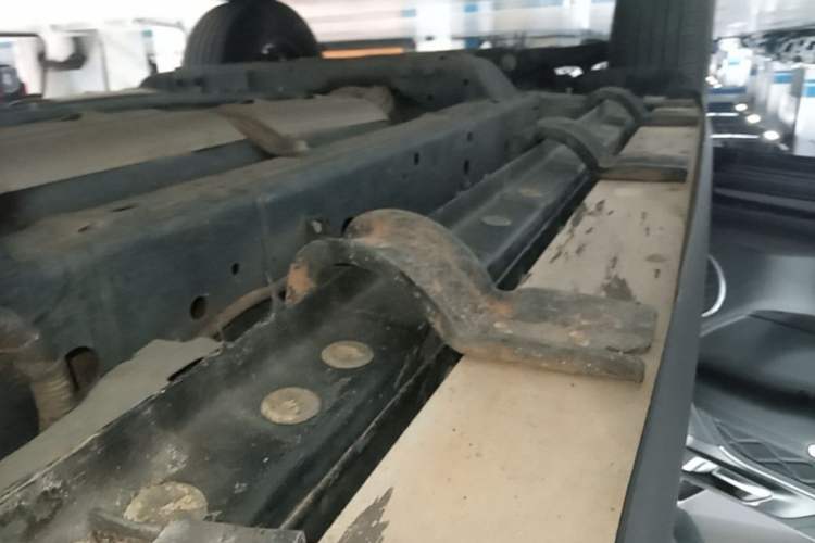 Used Tank 300 2024 2.0T Conqueror Left Side Sill