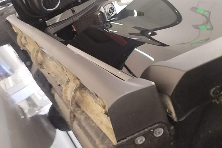 Used Tank 300 2024 2.0T Challenger Left Side Sill