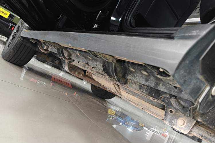 Used Tank 300 2024 2.0T Conqueror Left Side Sill