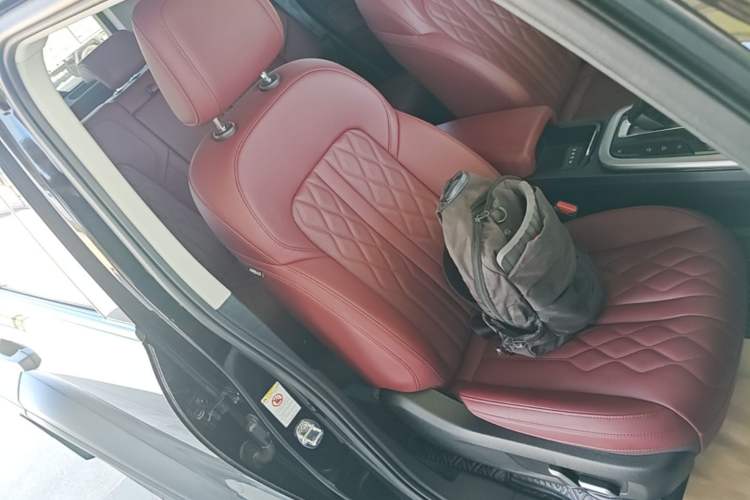 Used Tank 300 2024 2.0T Challenger Right Front Seat