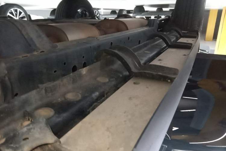 Used Tank 300 2024 2.0T Conqueror Right Side Sill