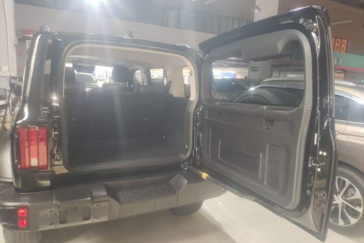 Used Tank 300 2024 2.0T Conqueror Trunk
