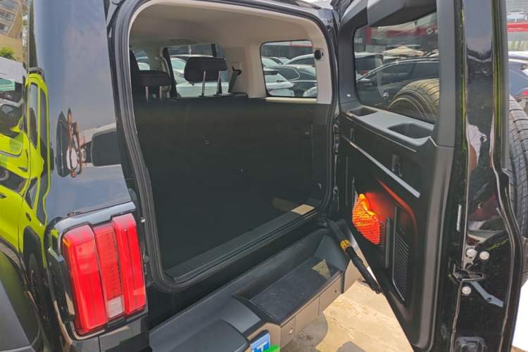 Used Tank 300 2024 2.0T Conqueror Trunk