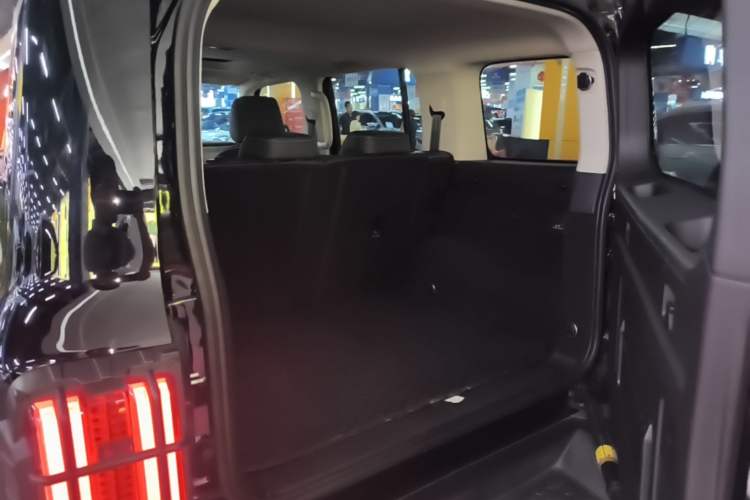 Used Tank 300 2024 2.0T Conqueror Trunk