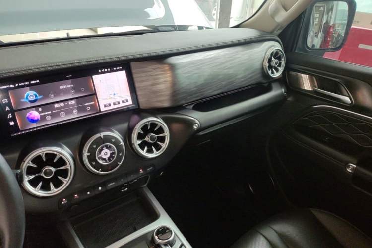 Used Tank 300 2024 2.0T Conqueror Audio And AC Panel