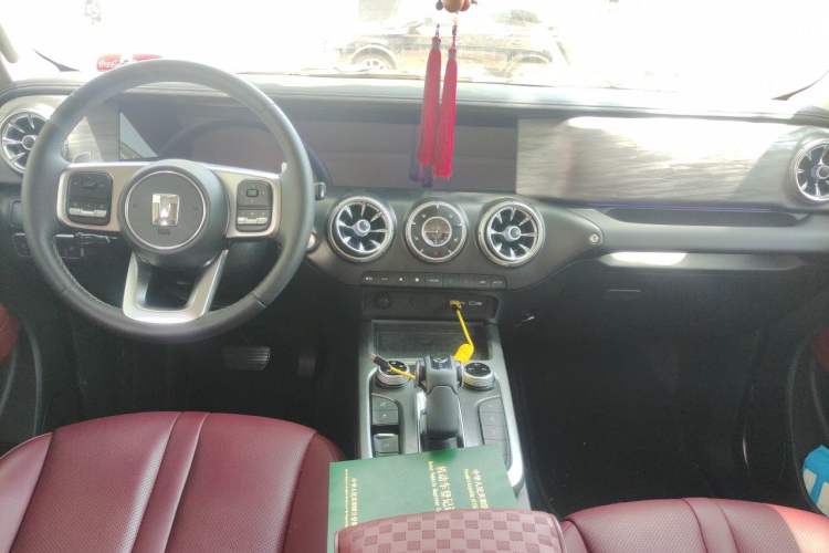 Used Tank 300 2024 2.0T Conqueror Center Console