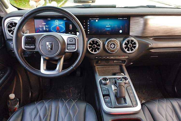 Used Tank 300 2024 2.0T Challenger Center Console