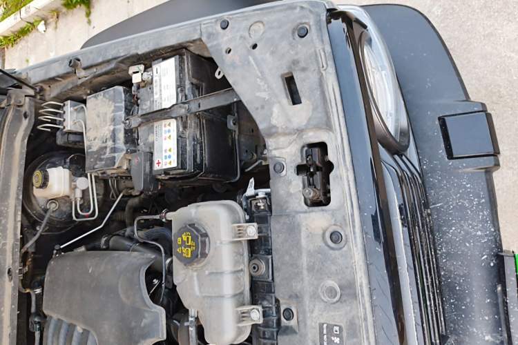 Used Tank 300 2024 2.0T Challenger Engine Bay Left