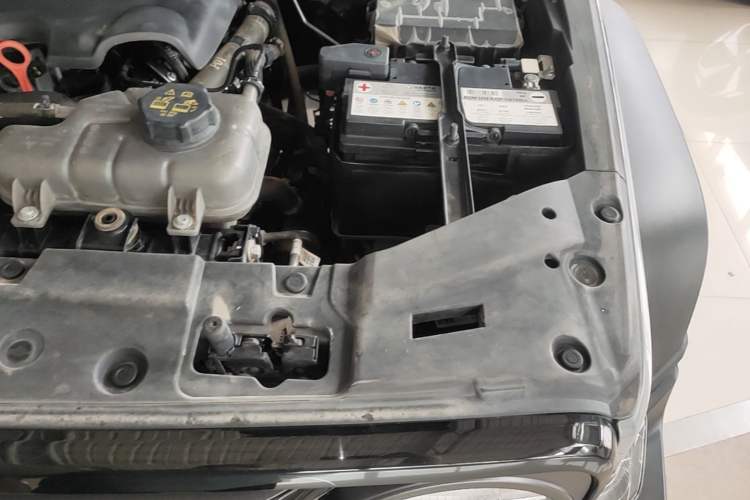 Used Tank 300 2024 2.0T Challenger Engine Bay Left
