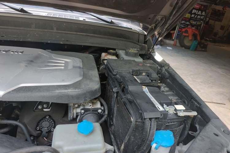 Used Tank 300 2024 330 3.0T V6 Engine Bay Left