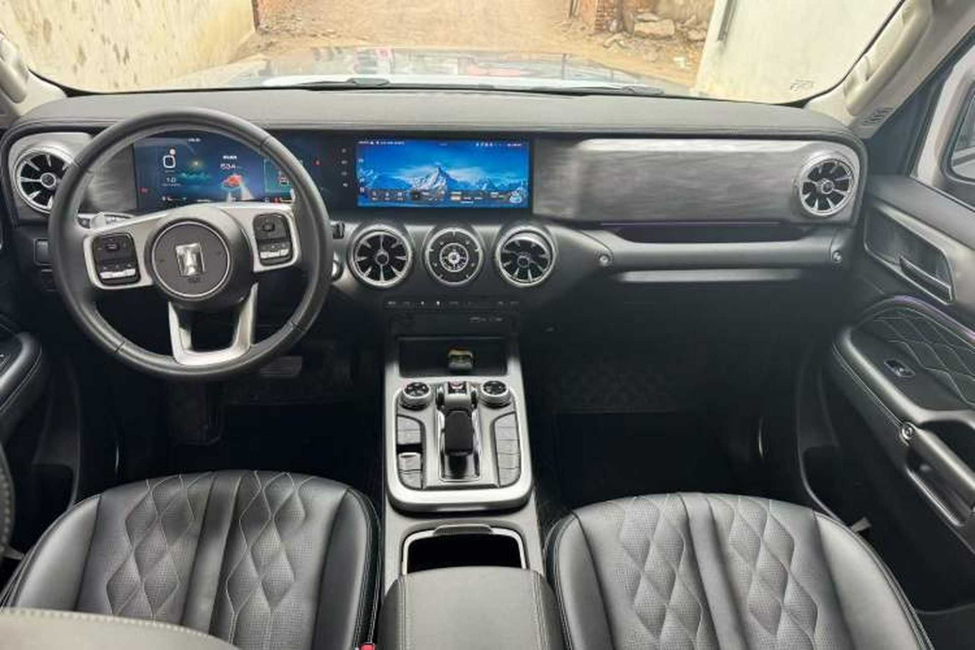 Used Tank 300 2024 2.0T Challenger Interior 4