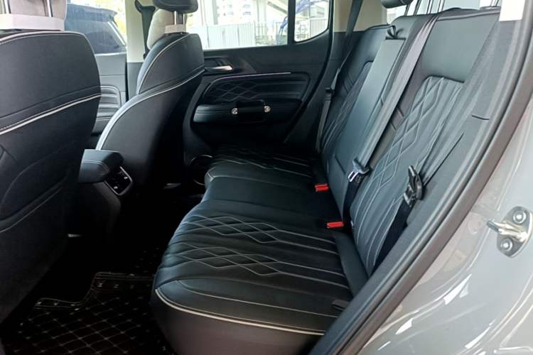 Used Tank 300 2024 2.0T Challenger Left Rear Seat