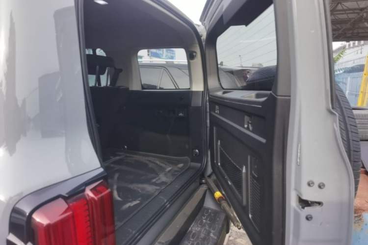 Used Tank 300 2024 2.0T Conqueror Trunk