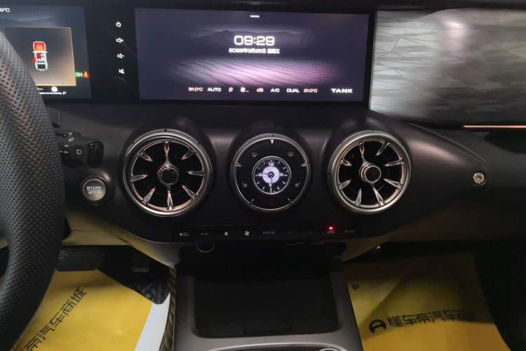 Used Tank 300 2024 2.0T Conqueror Audio And AC Panel