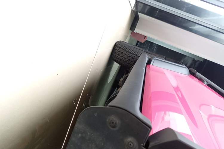 Used Tank 300 2024 2.0T Conqueror Right Side Sill