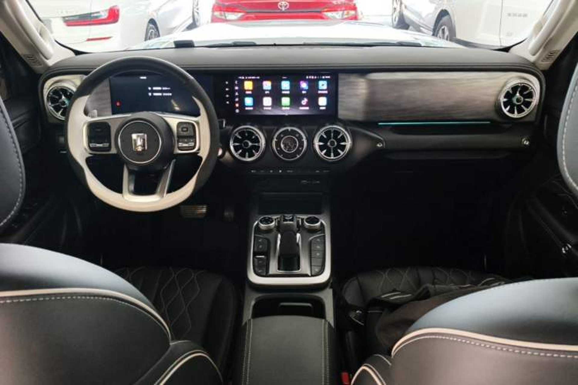 Used Tank 300 2024 2.0T Challenger Center Console