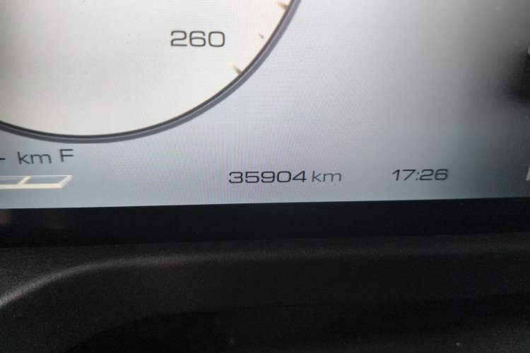 Used Tank 300 2024 2.0T Crosser Odometer Close Up