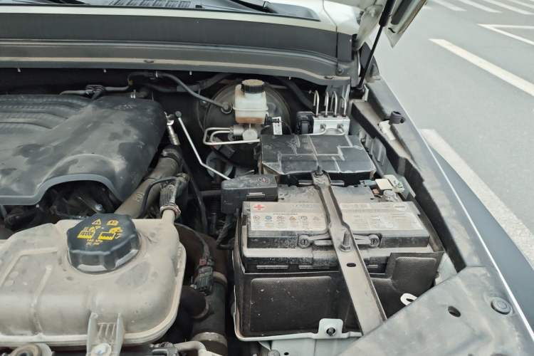 Used Tank 300 2024 2.0T Challenger Engine Bay Left
