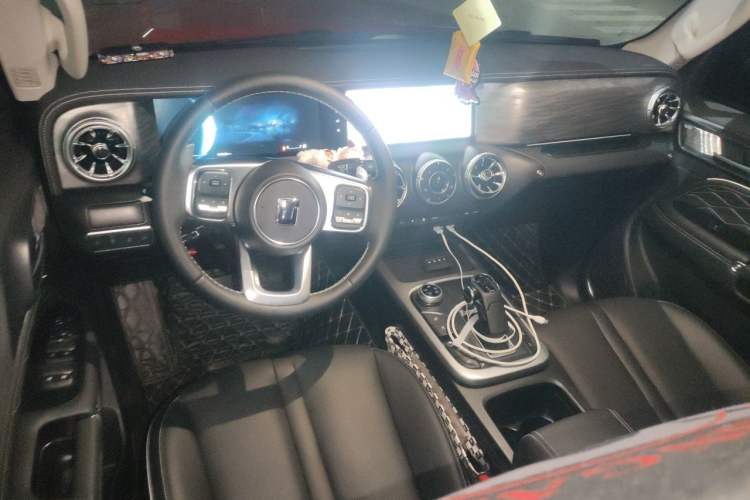 Used Tank 300 2024 2.0T Conqueror Center Console