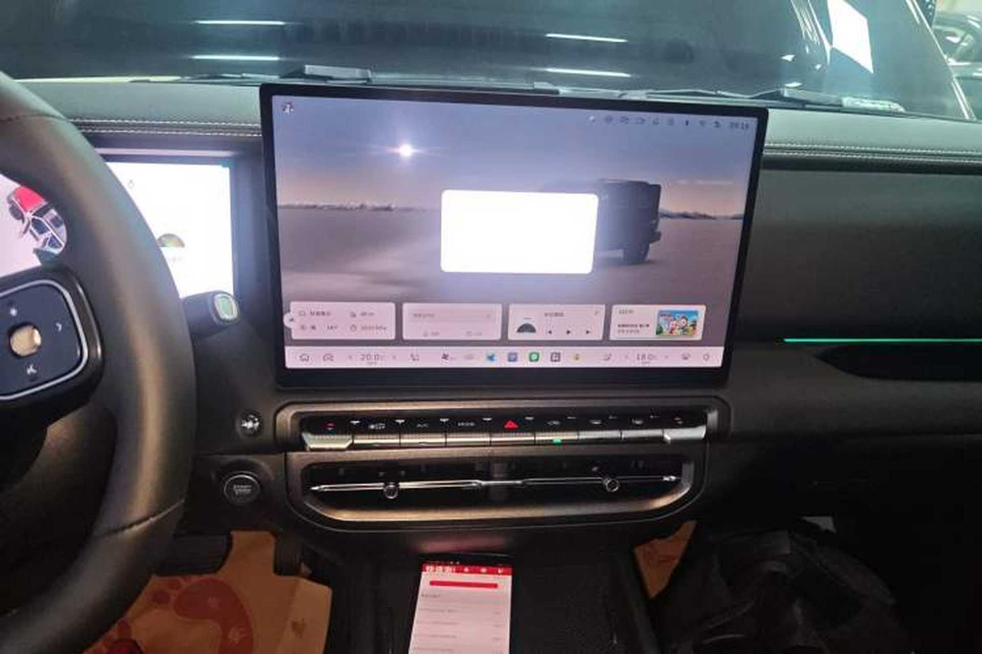 Used Tank 300 2025 2.4T Diesel Version Audio And AC Panel