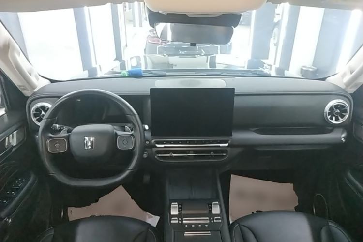Used Tank 300 2025 2.0T Conqueror Center Console