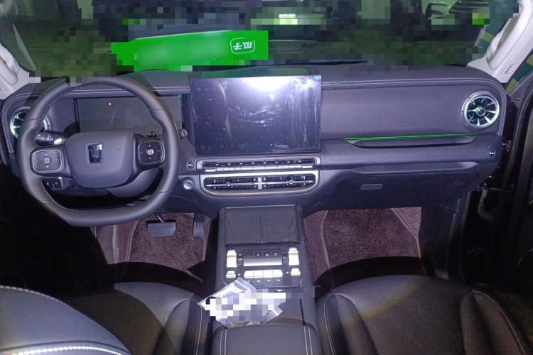 Used Tank 300 2025 2.0T Challenger Center Console