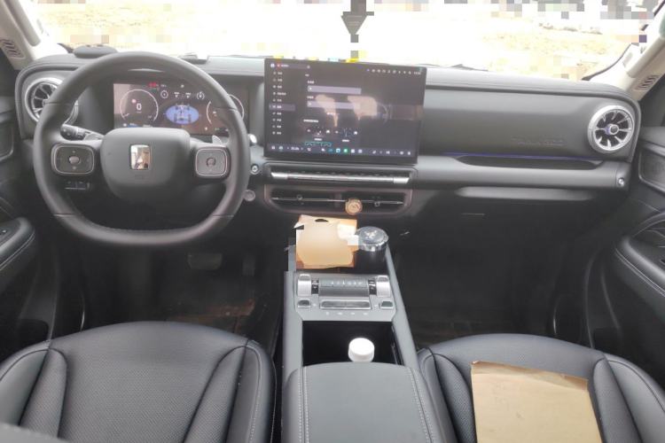 Used Tank 300 2025 2.0T Challenger Center Console