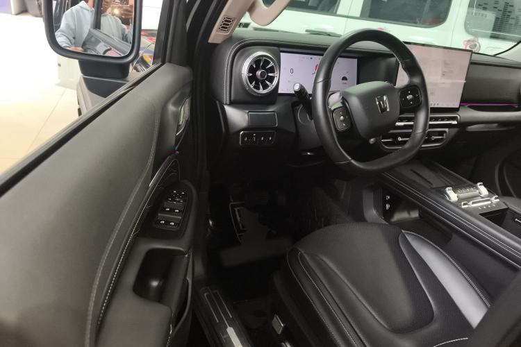 Used Tank 300 2025 2.4T Diesel Version Driver Seat