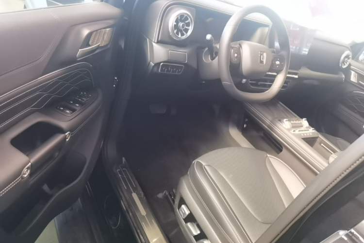 Used Tank 300 2025 2.0T Conqueror Driver Seat