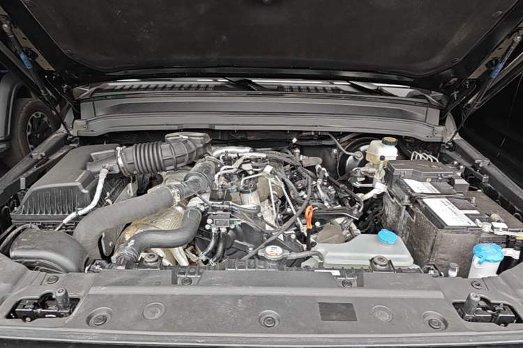 Used Tank 300 2025 2.4T Diesel Version Engine Bay