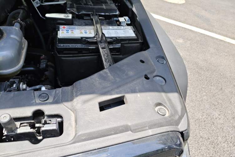 Used Tank 300 2025 2.0T Conqueror Engine Bay Left