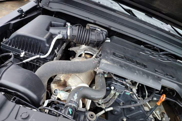 Used Tank 300 2025 2.4T Diesel Version Engine Bay Right