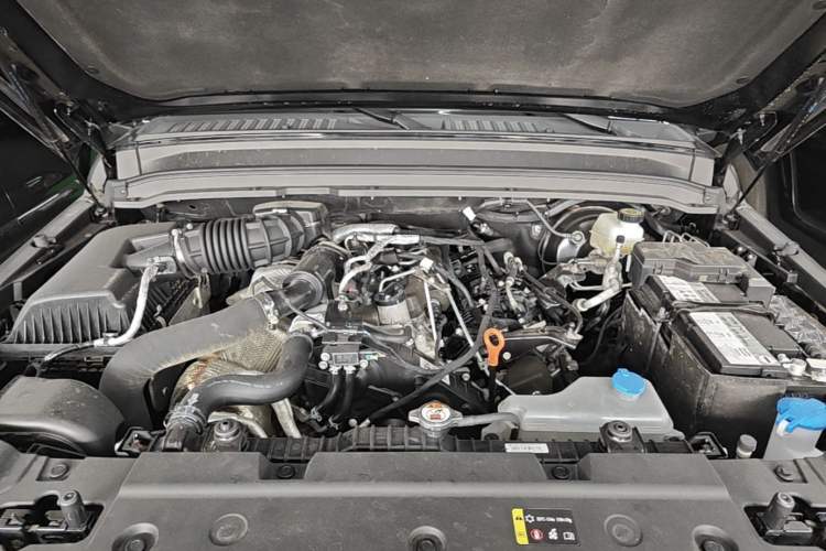 Used Tank 300 2025 2.4T Diesel Version Engine Bay