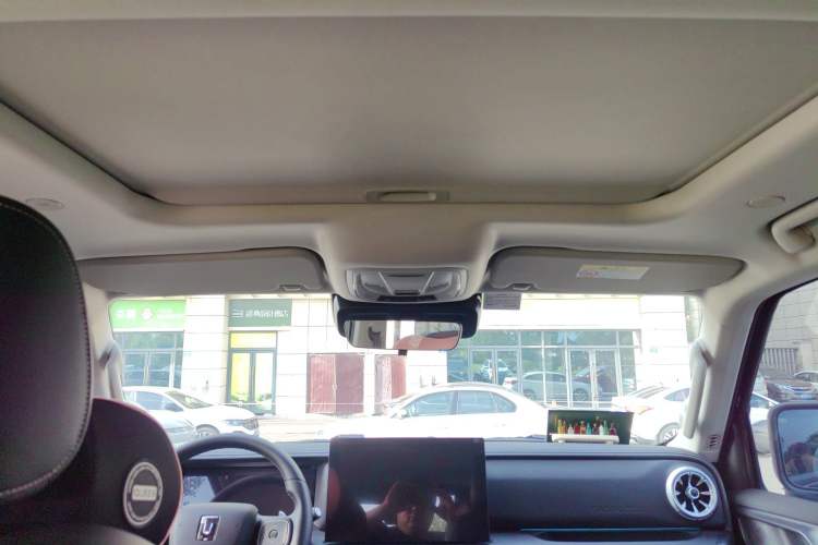 Used Tank 300 2025 2.0T Challenger Headliner