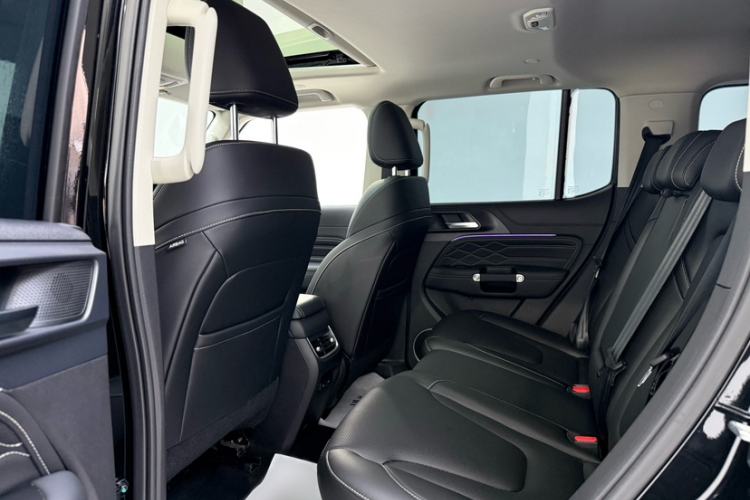 Used Tank 300 2025 2.0T Challenger Interior 3