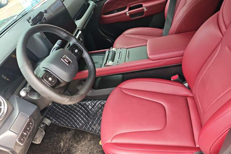 Used Tank 300 2025 2.0T Conqueror Interior 3