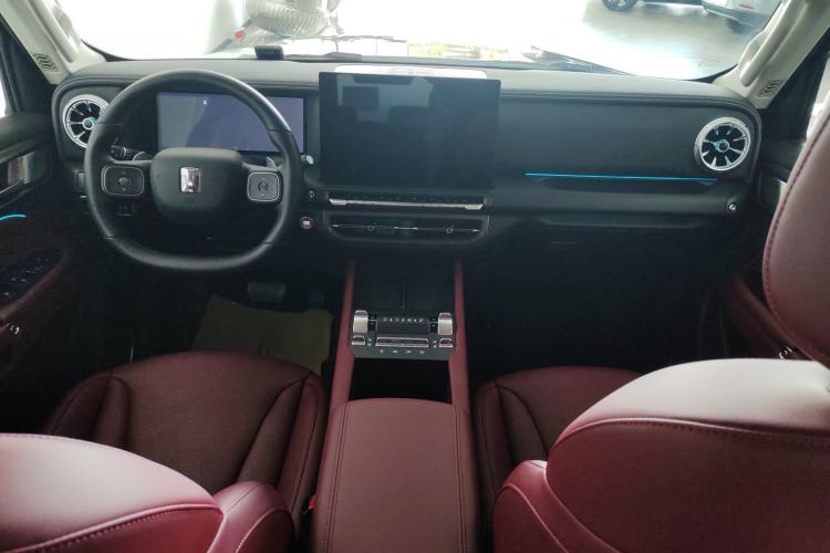 Used Tank 300 2025 Model, 2.4T Diesel Polar Edition Interior 3