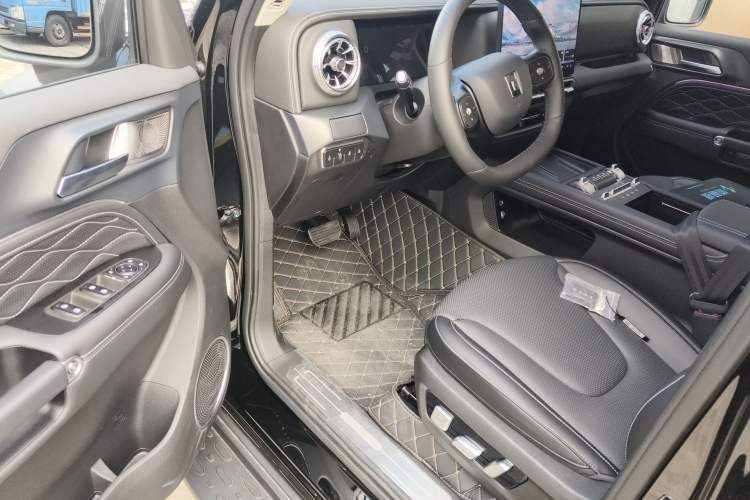 Used Tank 300 2025 2.4T Diesel Version Interior 3
