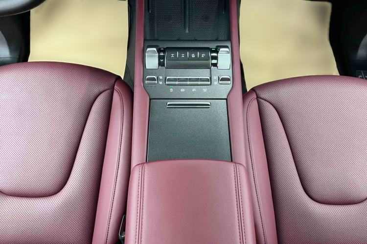Used Tank 300 2025 2.0T Challenger Interior 4