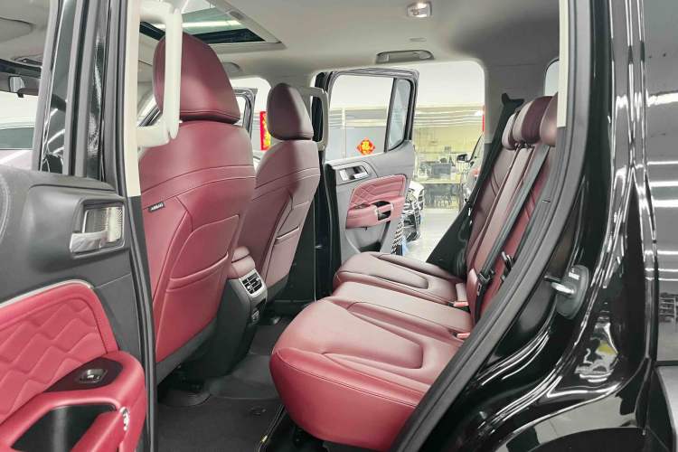 Used Tank 300 2025 2.0T Challenger Interior 7