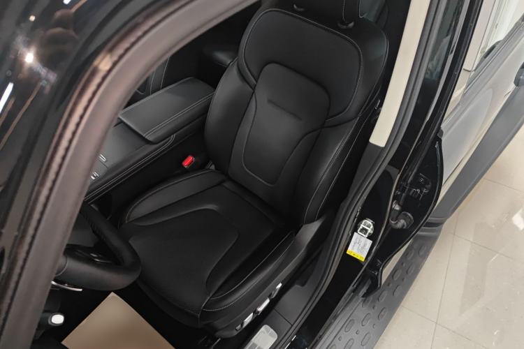 Used Tank 300 2025 2.0T Conqueror Left Front Seat