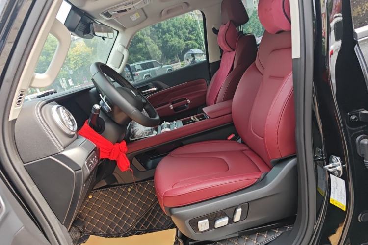 Used Tank 300 2025 2.0T Conqueror Left Front Seat
