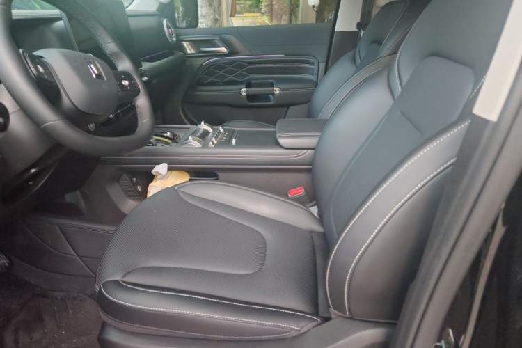 Used Tank 300 2025 2.0T Conqueror Left Front Seat