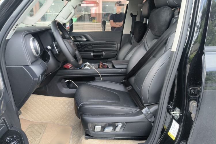 Used Tank 300 2025 2.0T Conqueror Left Front Seat