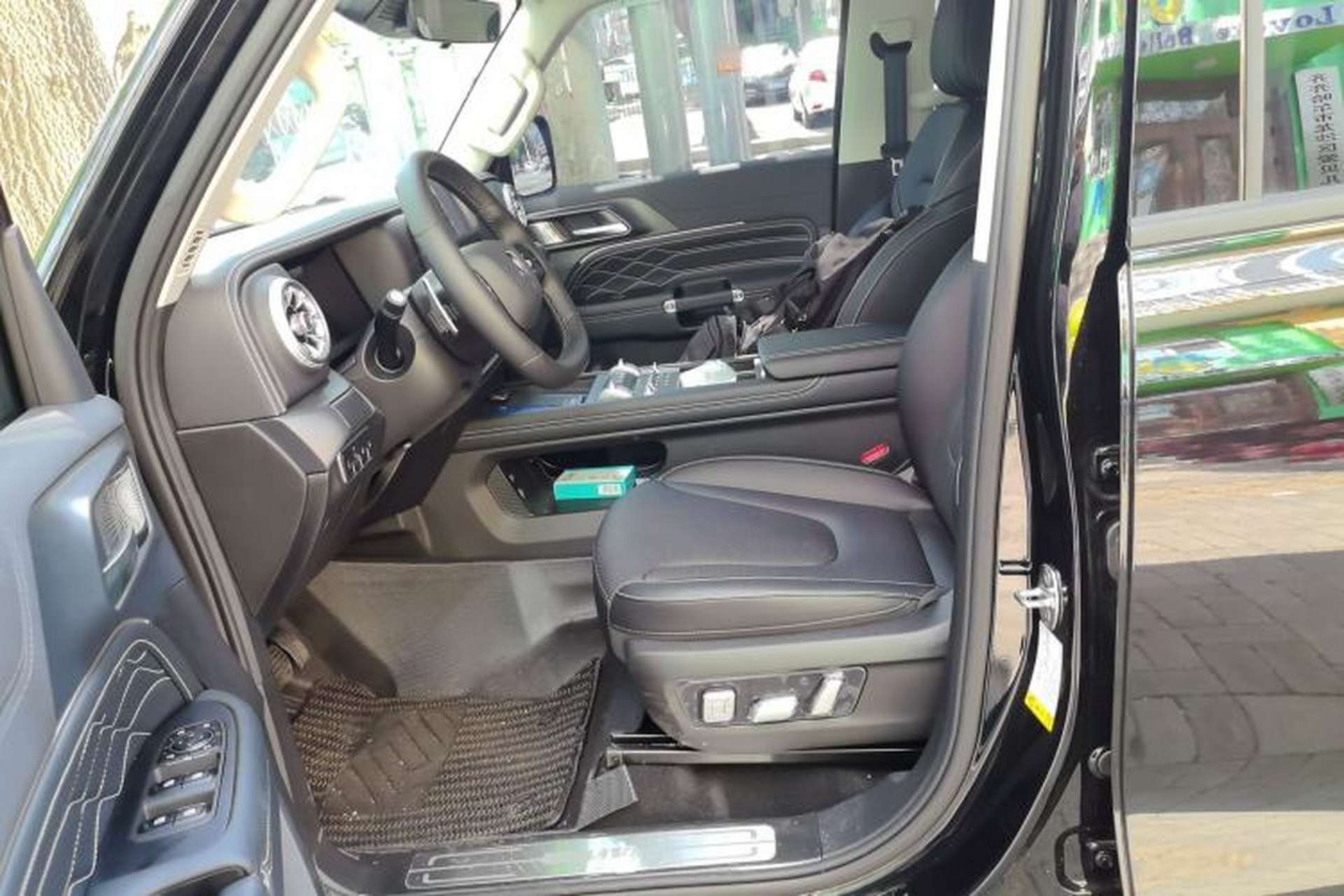 Used Tank 300 2025 2.0T Conqueror Left Front Seat