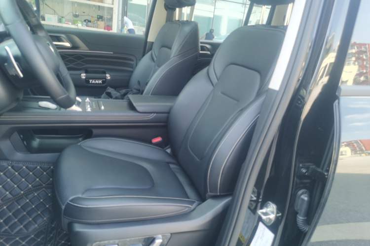 Used Tank 300 2025 2.0T Challenger Left Front Seat