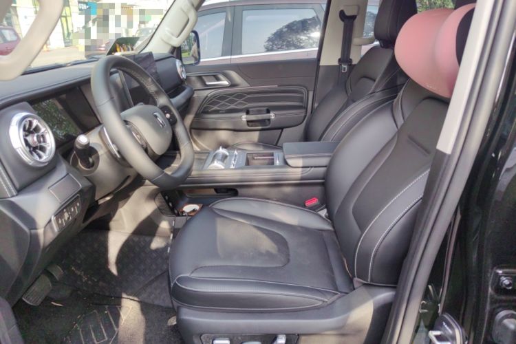 Used Tank 300 2025 2.0T Challenger Left Front Seat