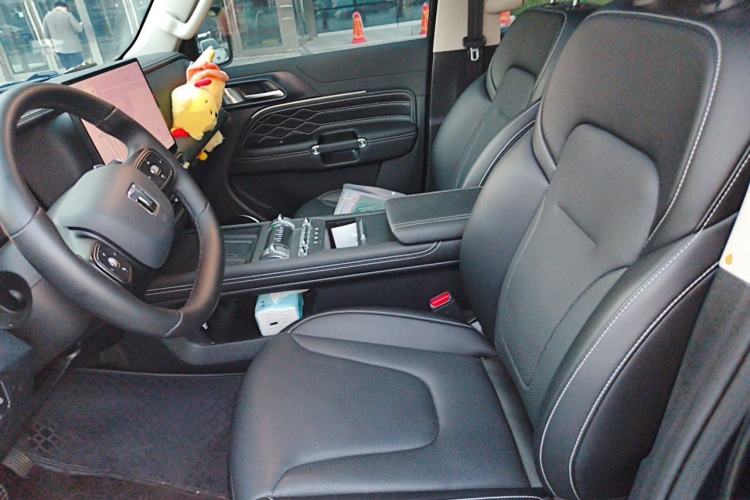 Used Tank 300 2025 2.0T Conqueror Left Front Seat