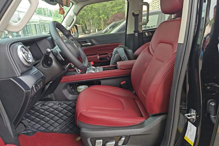 Used Tank 300 2025 2.0T Conqueror Left Front Seat
